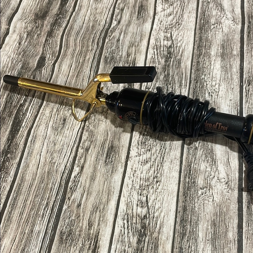 Helen of Troy Gold Curling Iron